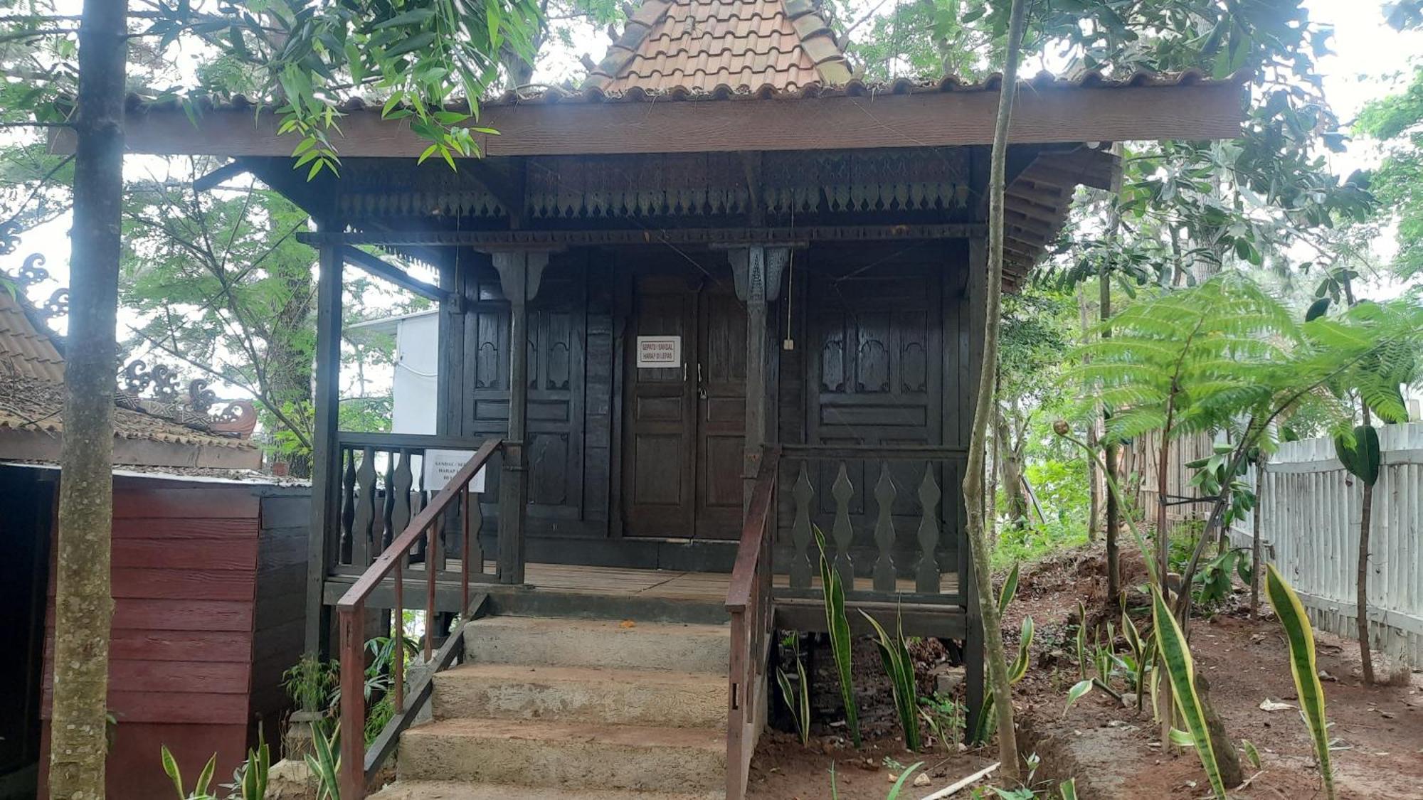 Pijar Resort Powered By Cocotel Kudus Exterior photo