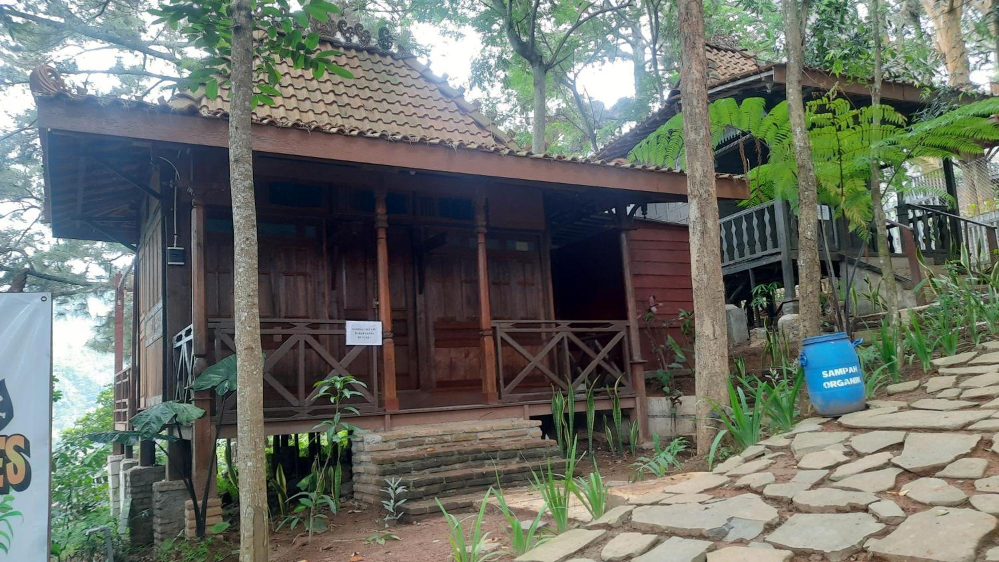 Pijar Resort Powered By Cocotel Kudus Exterior photo